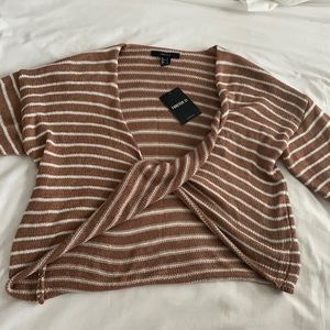 Light knit cropped twist sweater